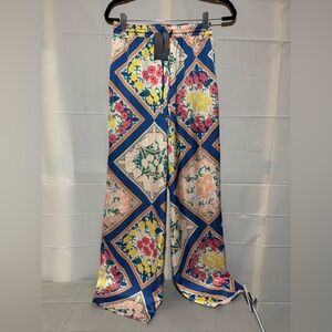 Women’s Fate Scarf Print Wide-Leg Pants Size Small New with Tags elastic waist